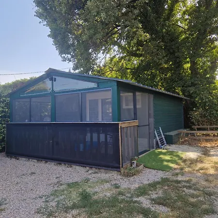 Chalet De 25 M2 Avec Jardin Et Piscine Uniquement Accessible En Juin Sept *