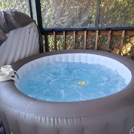 De 25 M2 Avec Jardin Et Piscine Uniquement Accessible En Juin Sept Lorgues