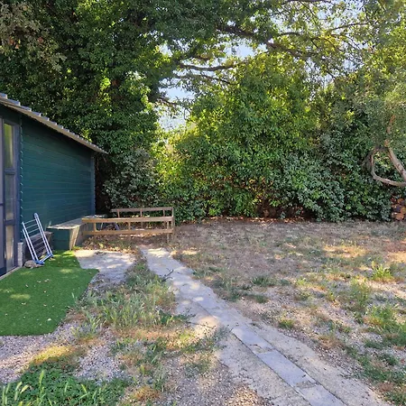 De 25 M2 Avec Jardin Et Piscine Uniquement Accessible En Juin Sept Lorgues